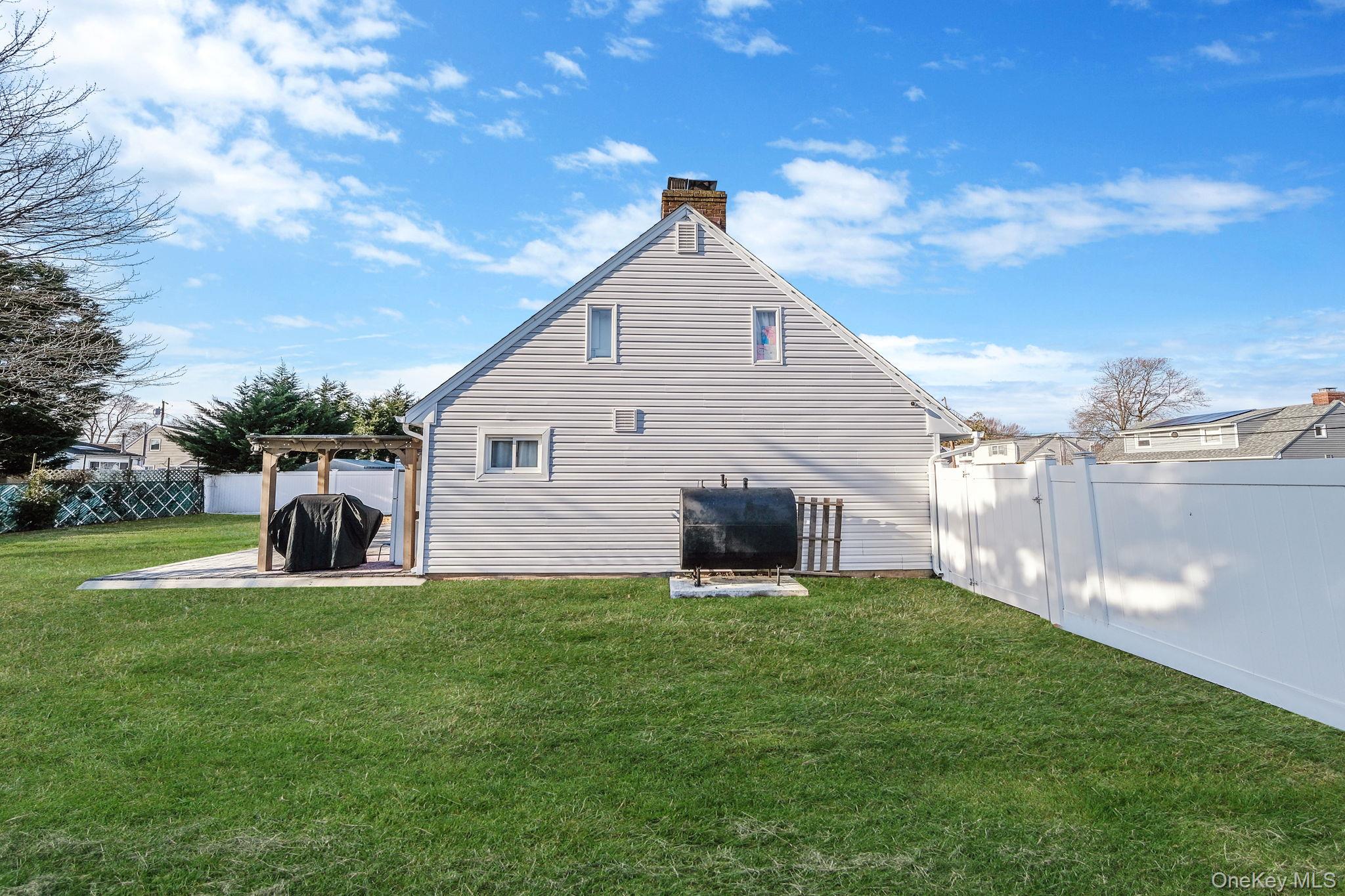 616 Kenmore Avenue, Copiague, NY 11726