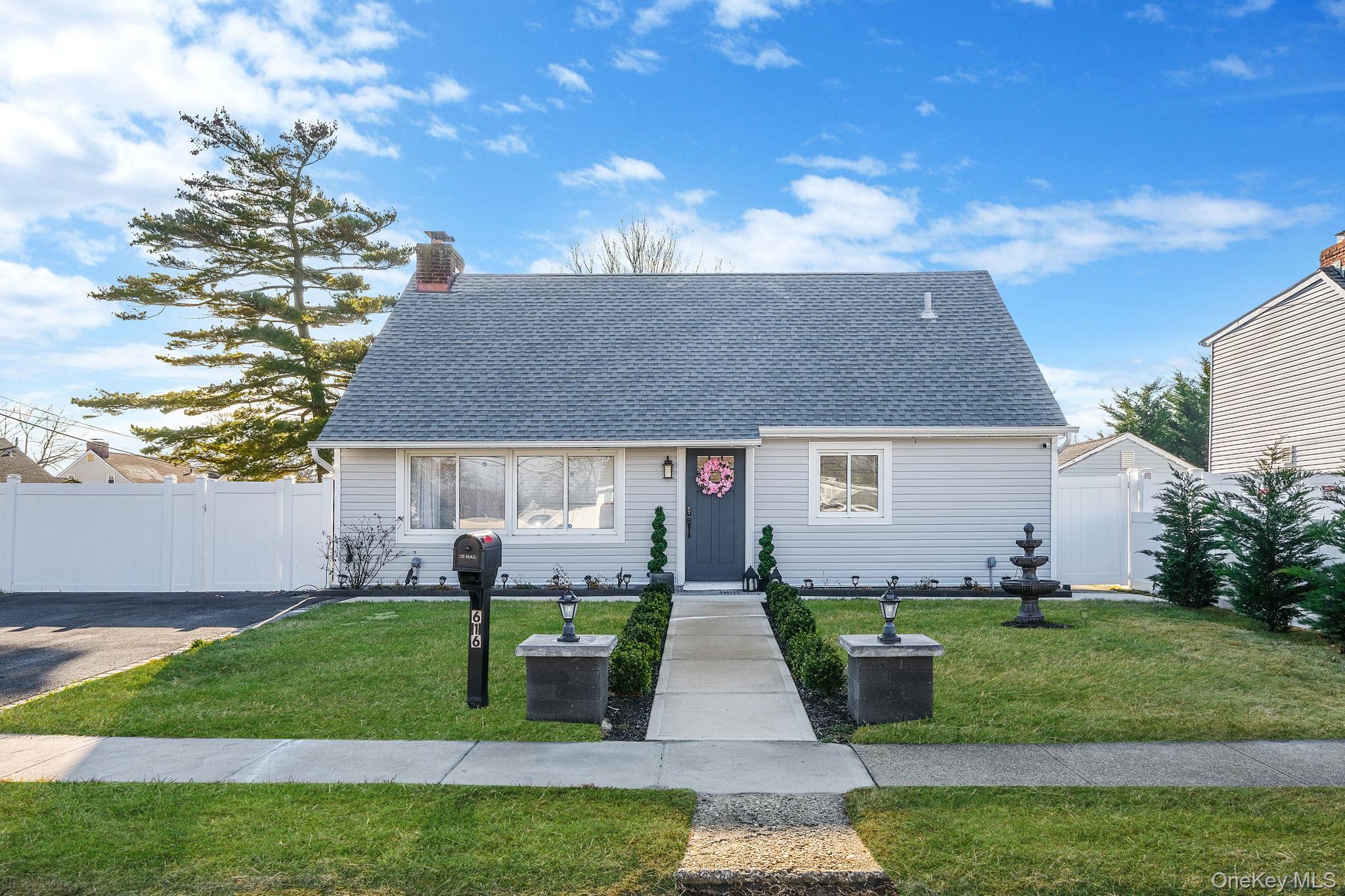 616 Kenmore Avenue, Copiague, NY 11726