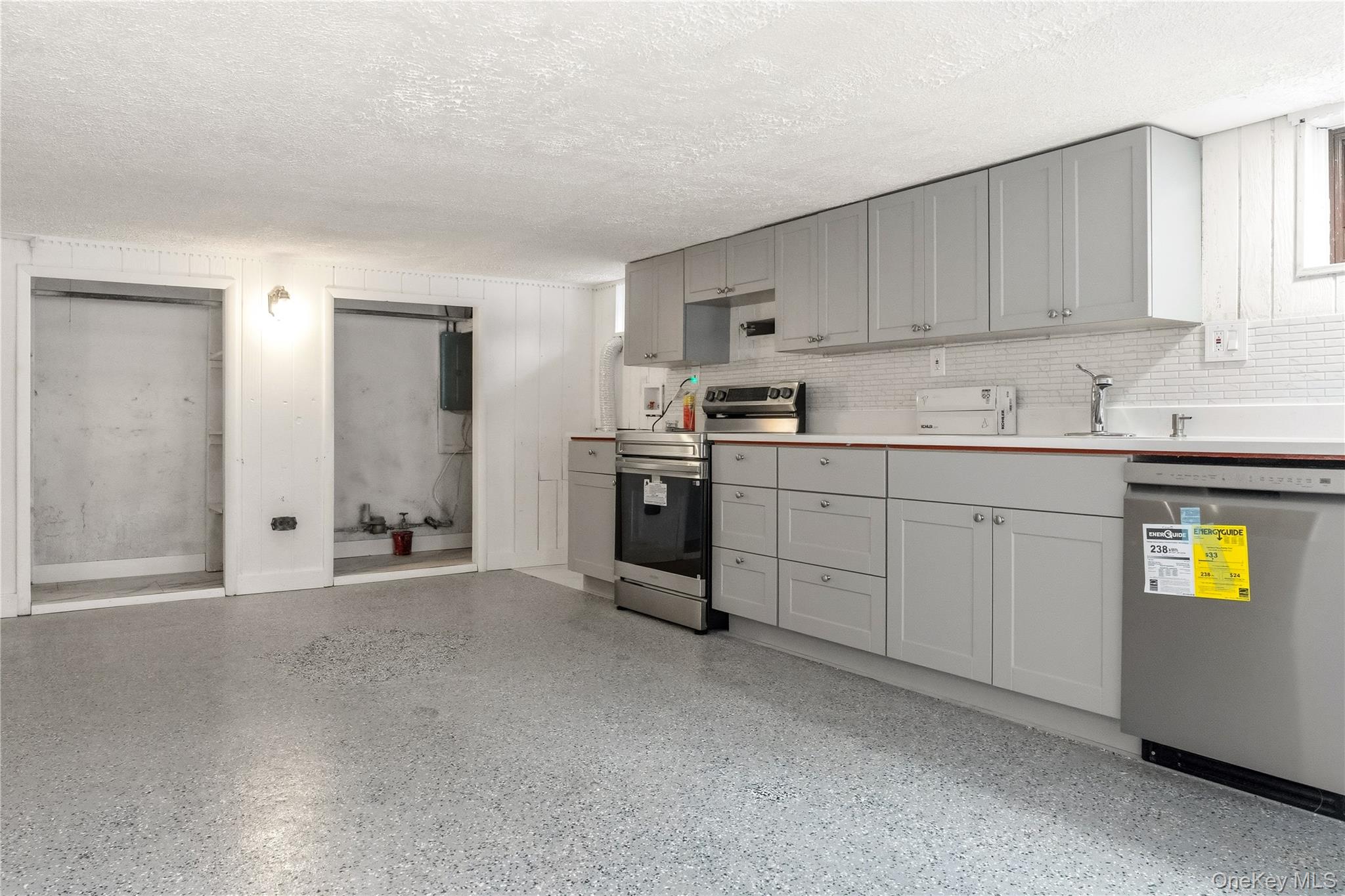 378 Broadway 9W # 3, Esopus, NY 12487