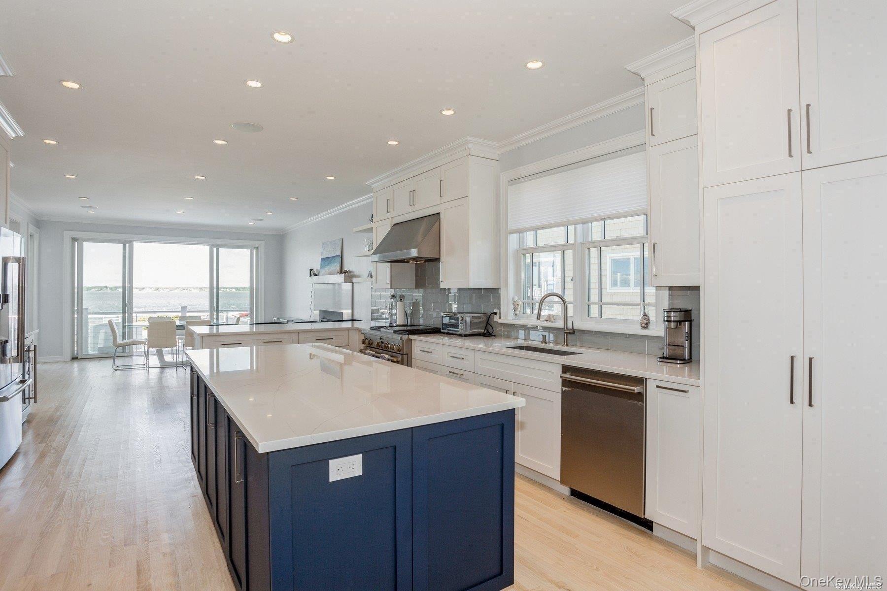 676 Dune Road, Westhampton Dunes, NY 11978