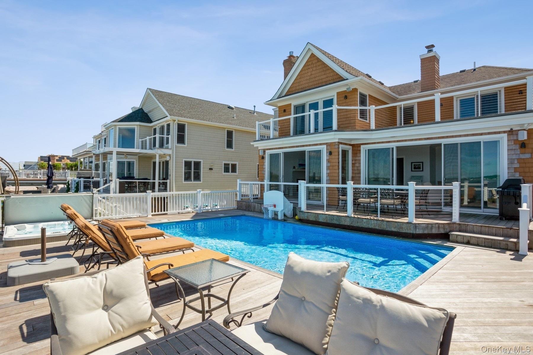 676 Dune Road, Westhampton Dunes, NY 11978