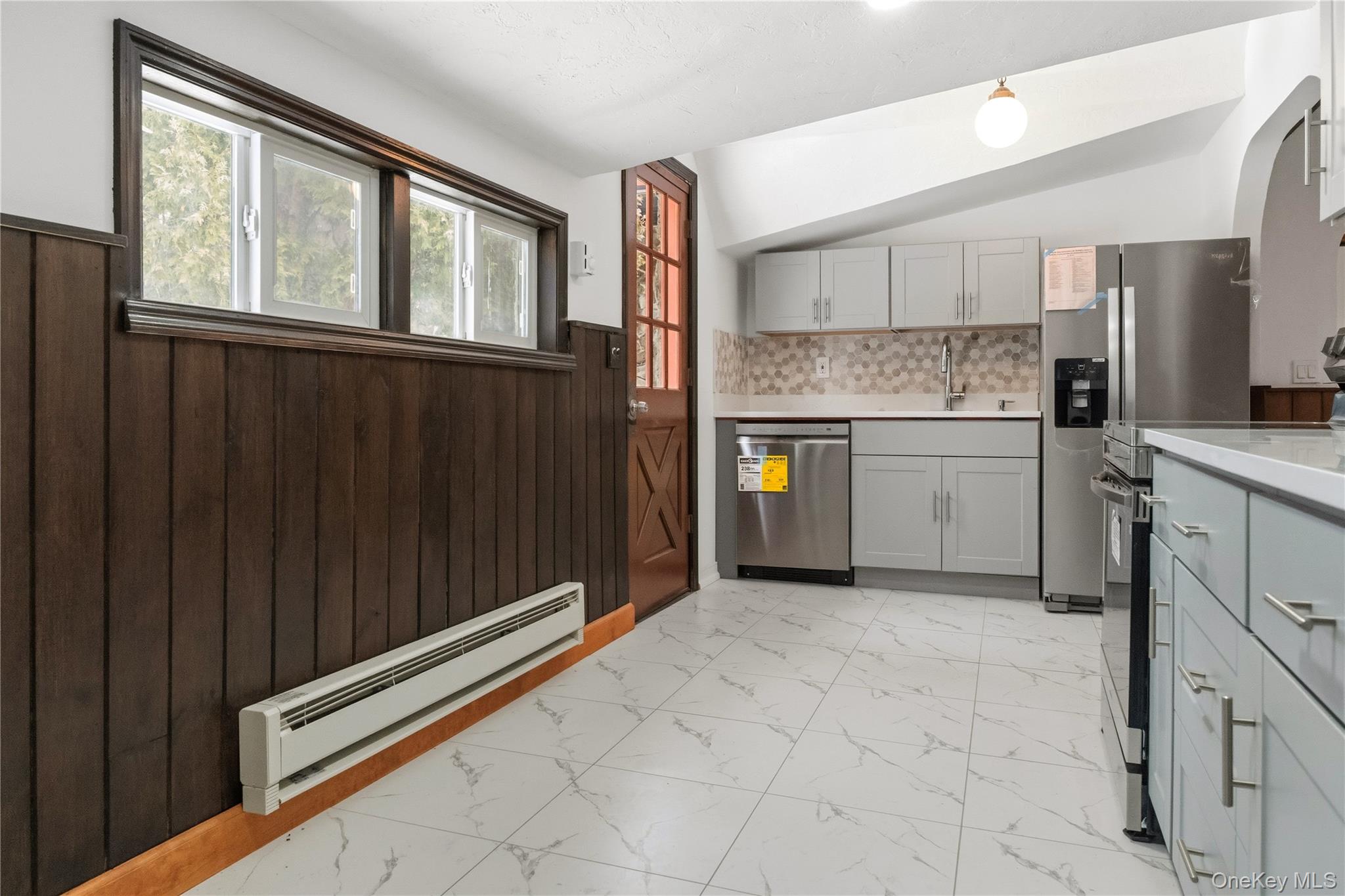 378 Broadway 9W # 4, Esopus, NY 12487