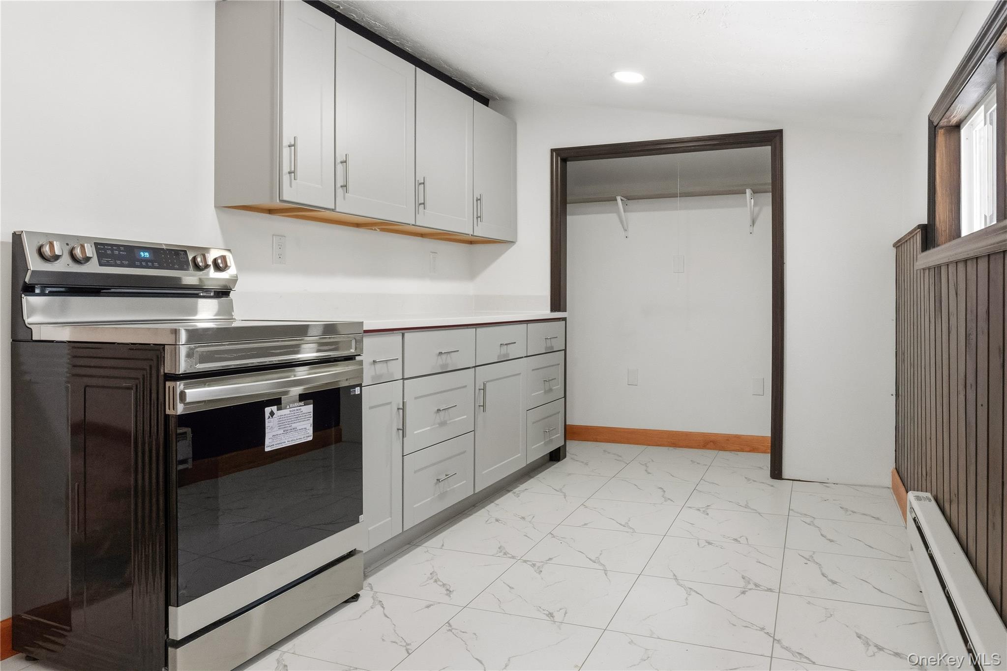 378 Broadway 9W # 4, Esopus, NY 12487