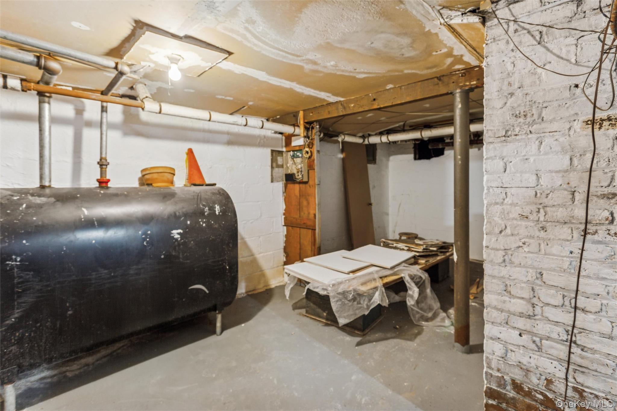 22 Broadway Mews, Hewlett, NY 11557