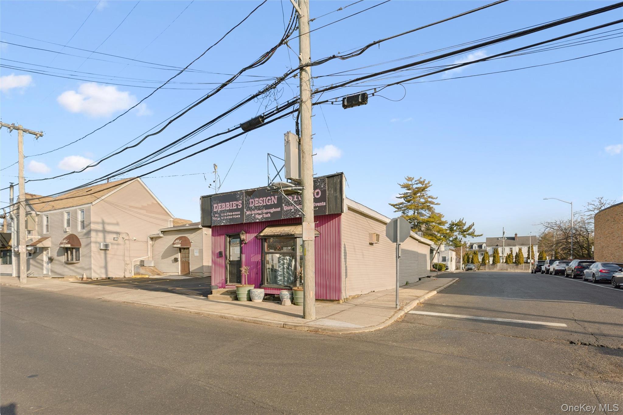 22 Broadway Mews, Hewlett, NY 11557