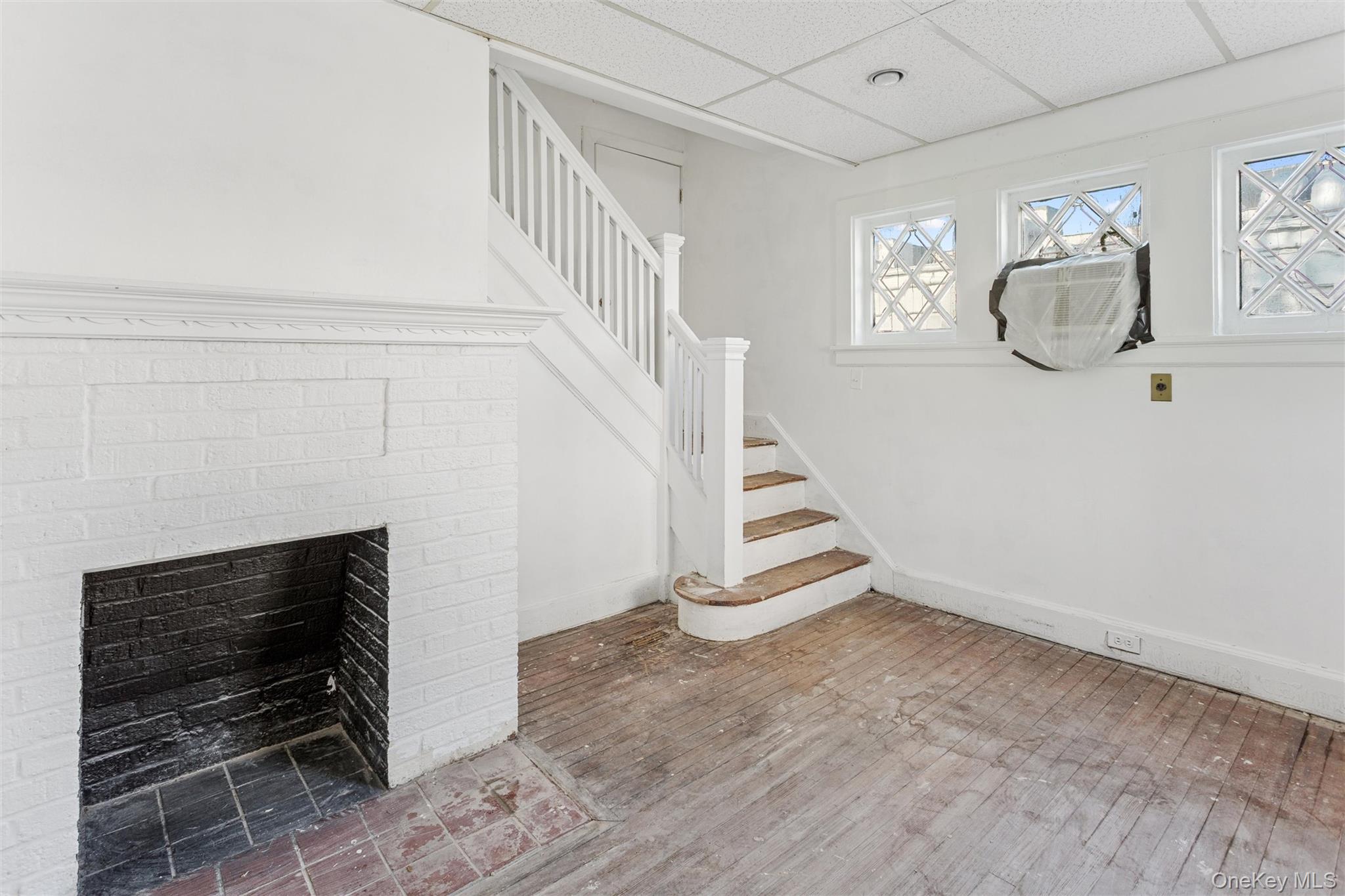 22 Broadway Mews, Hewlett, NY 11557