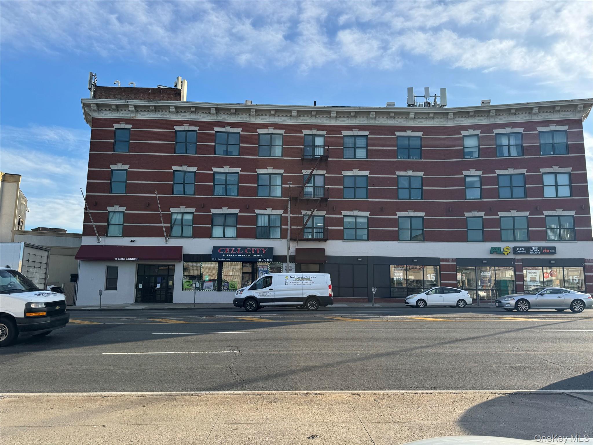 18 E Sunrise Highway, Freeport, NY 11520