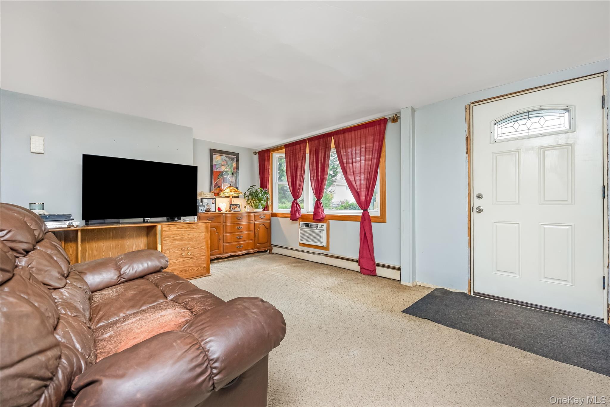 254 W 1st Street, West Islip, NY 11795