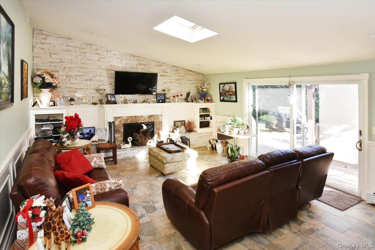 24 Arlyn Drive E, Massapequa, NY 11758