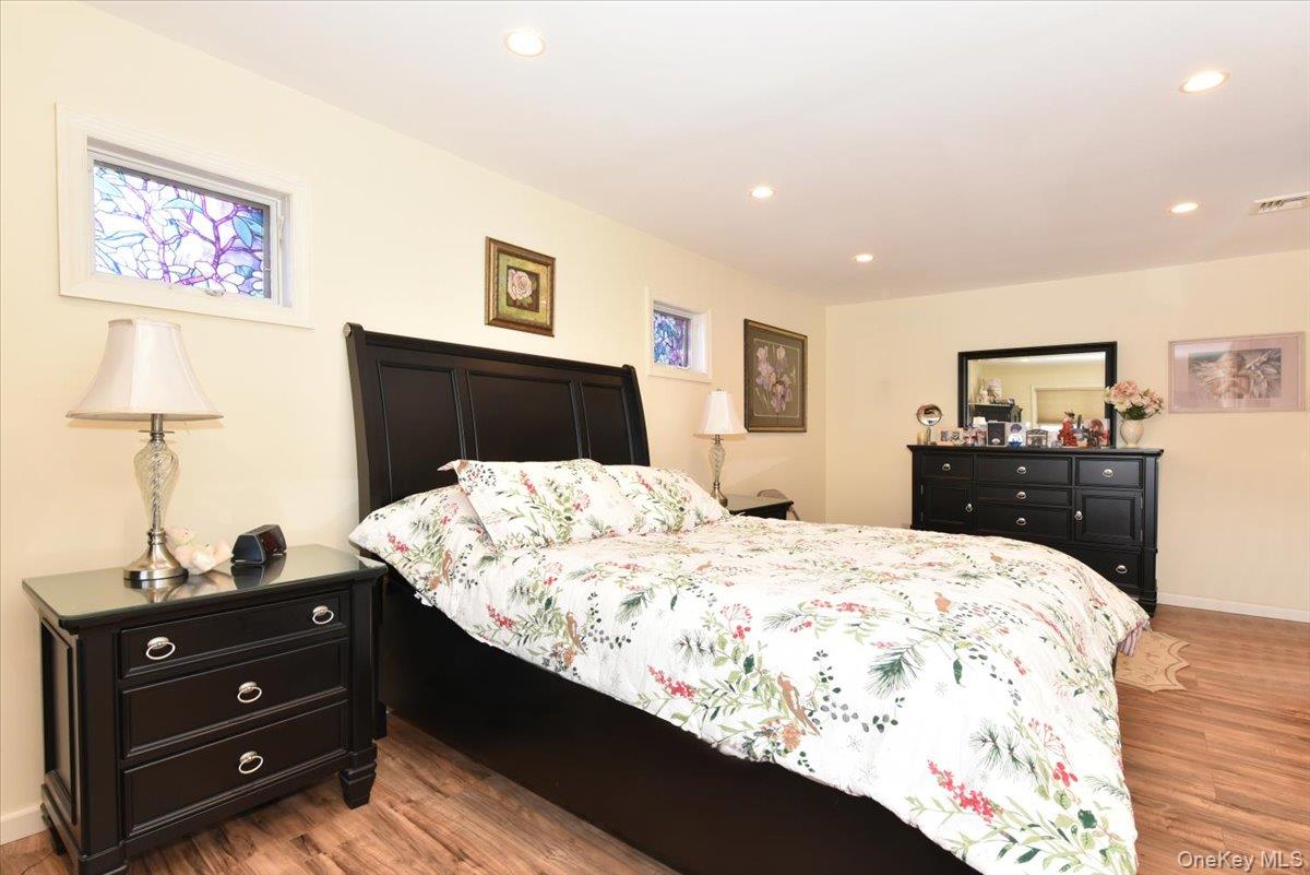 24 Arlyn Drive E, Massapequa, NY 11758