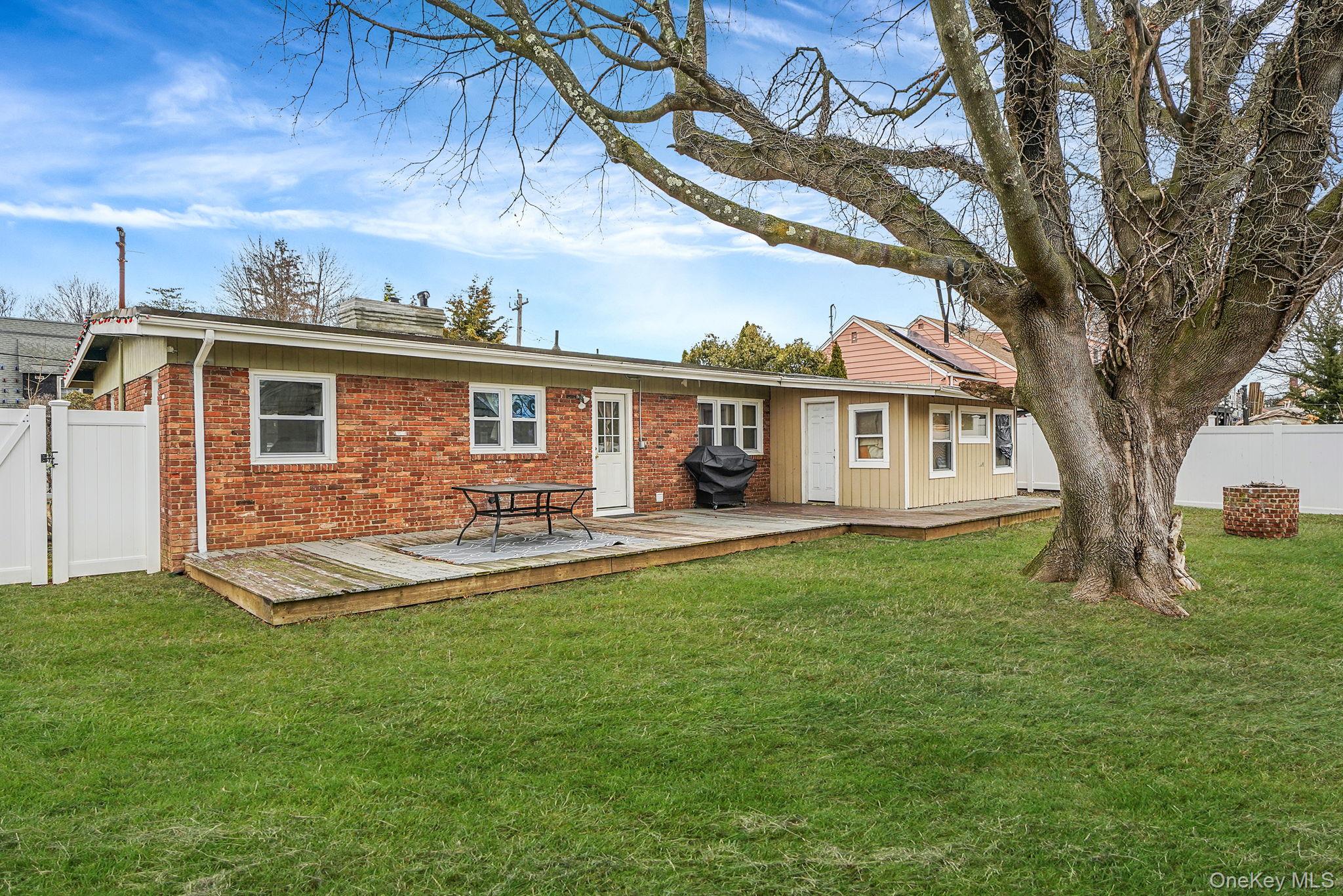 66 W 10th Street, Huntington Station, NY 11746