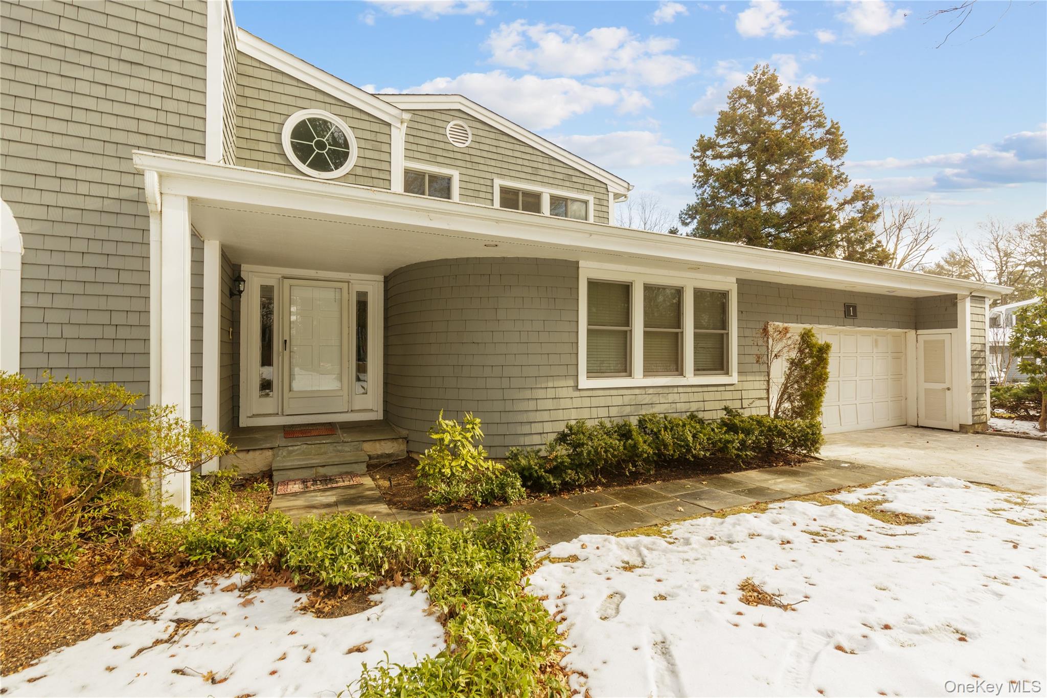 1 Tiffany Circle, Manhasset, NY 11030