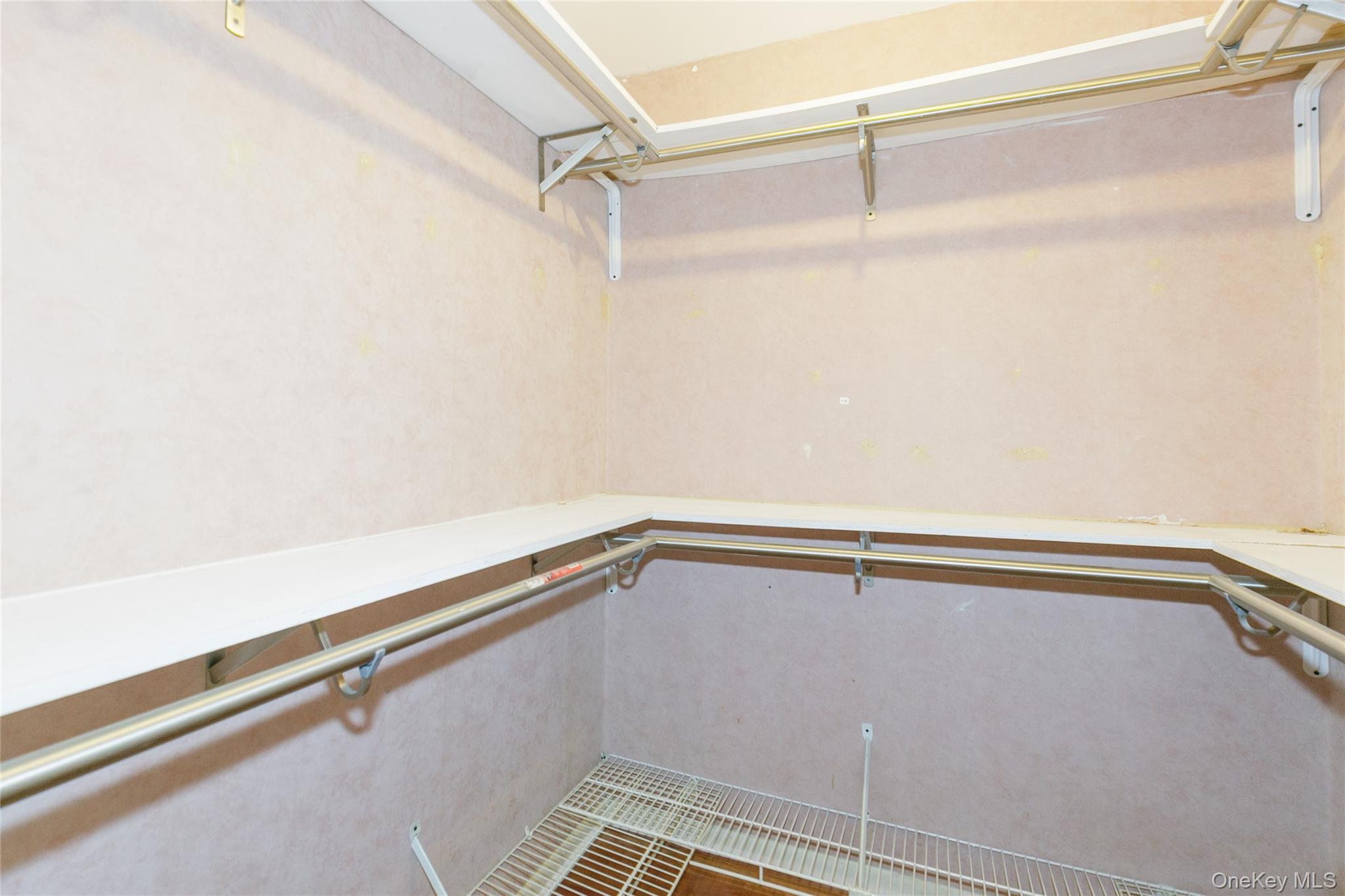 1 Tiffany Circle, Manhasset, NY 11030