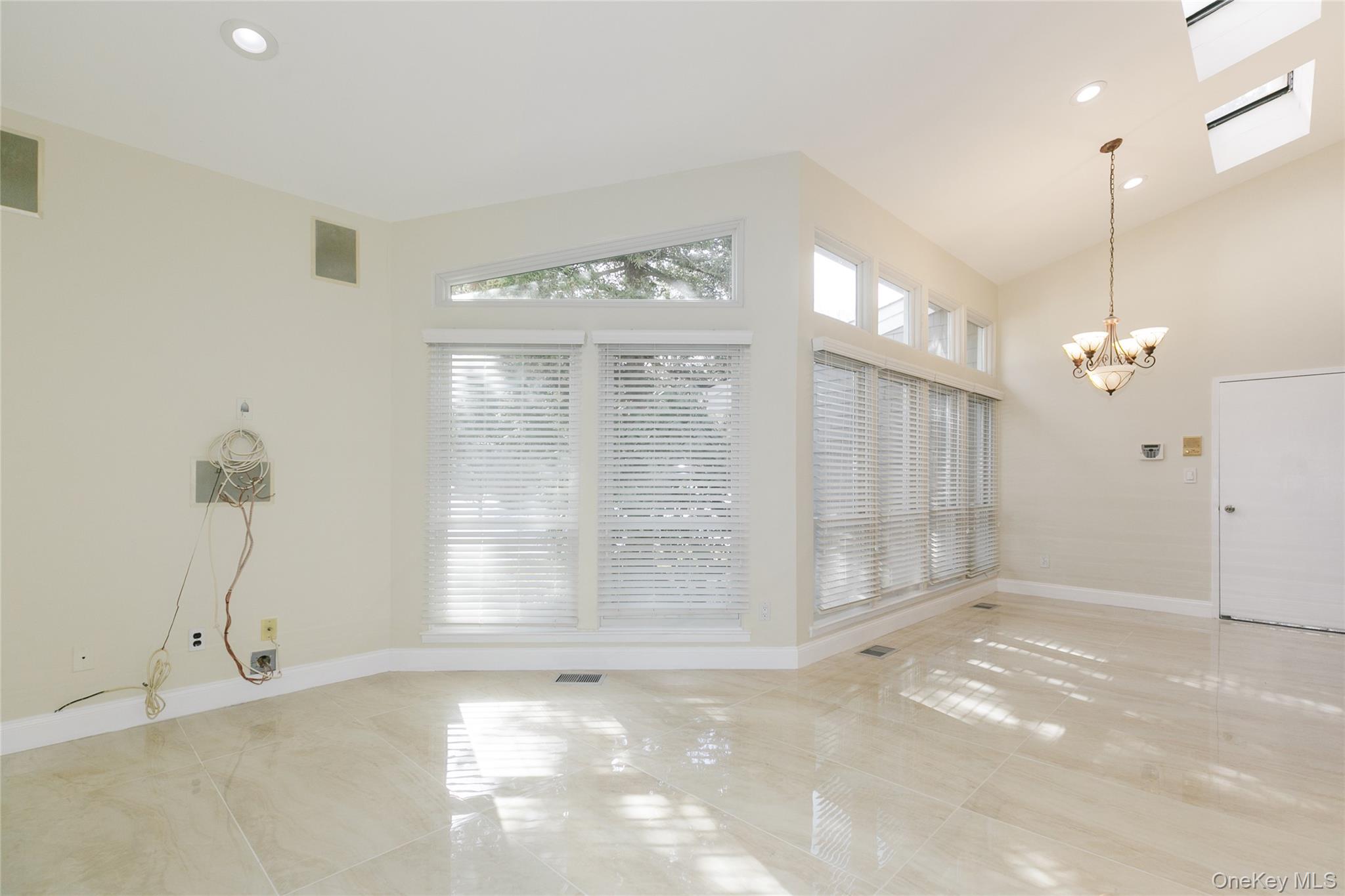 1 Tiffany Circle, Manhasset, NY 11030