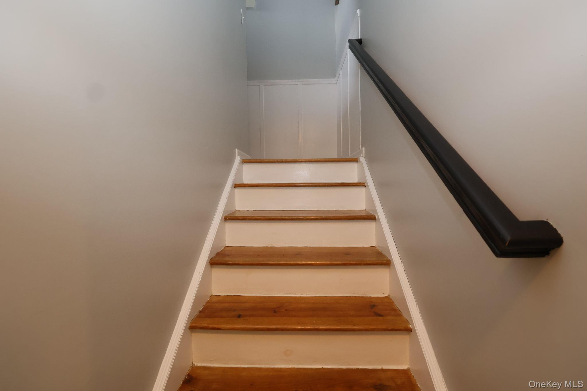 1210 Hawthorn Way, New Windsor, NY 12553