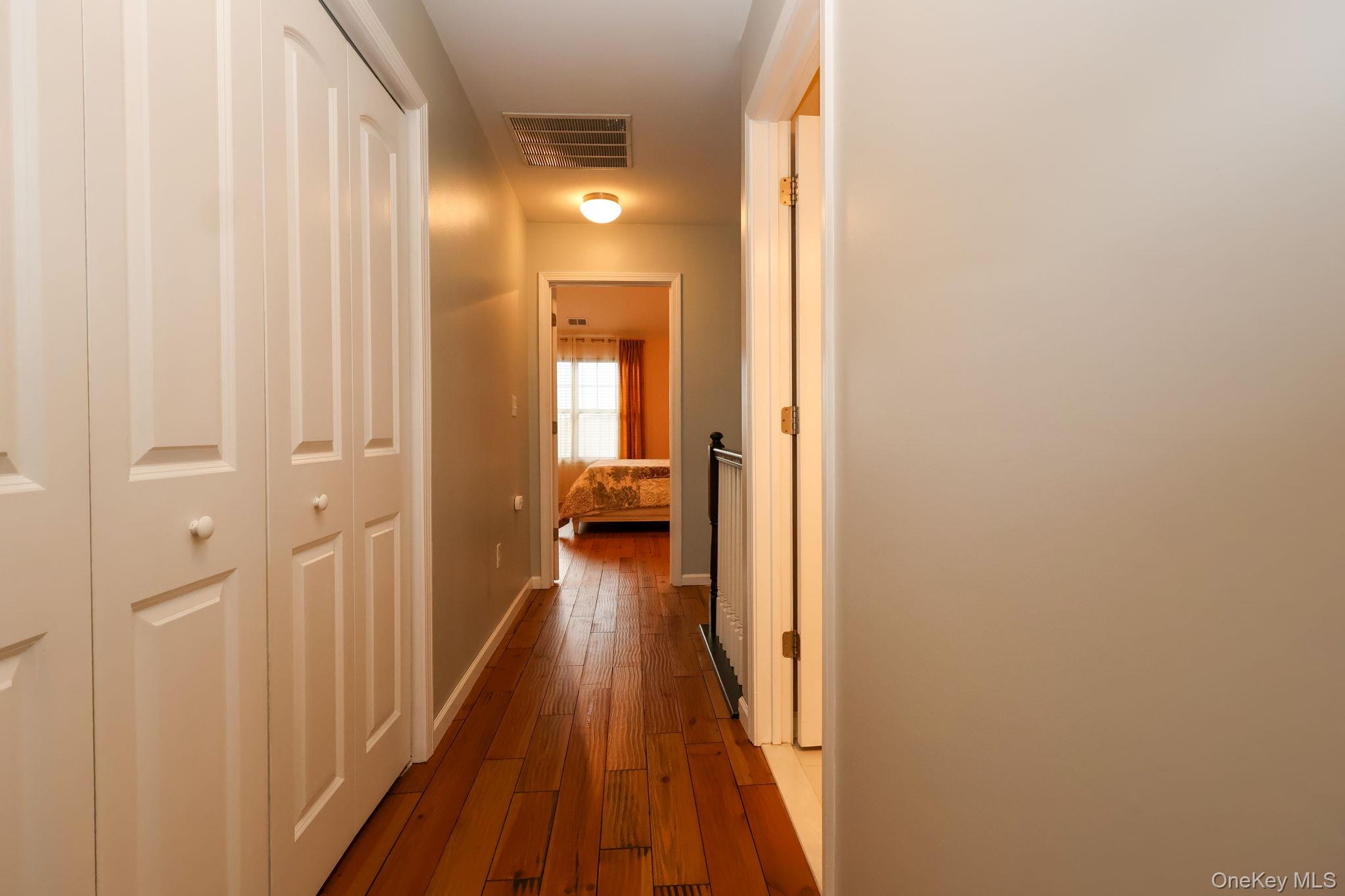 1210 Hawthorn Way, New Windsor, NY 12553