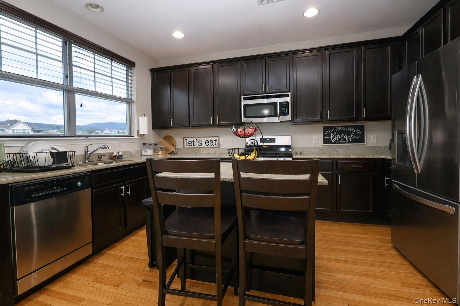 1210 Hawthorn Way, New Windsor, NY 12553