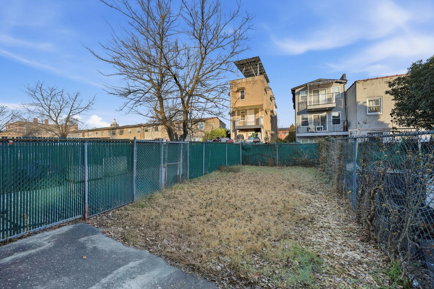 477 JEROME Street, Brooklyn, NY 11207