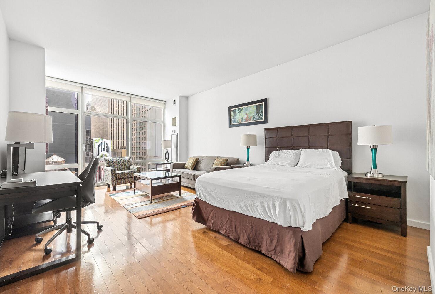 1600 BROADWAY # 19F, New York (Manhattan), NY 10019