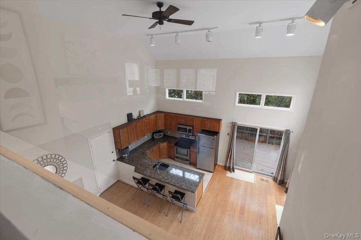 98 Squiretown Road, Hampton Bays, NY 11946