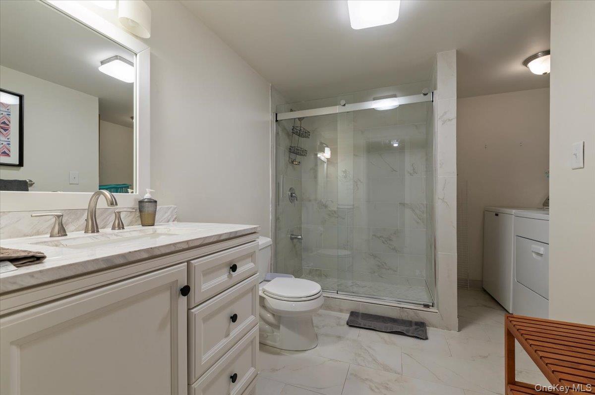 98 Squiretown Road, Hampton Bays, NY 11946