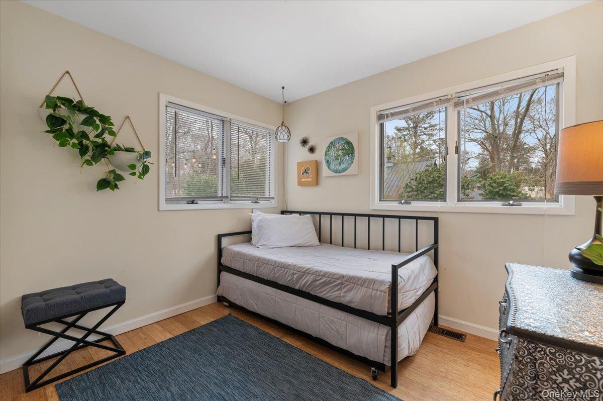 98 Squiretown Road, Hampton Bays, NY 11946