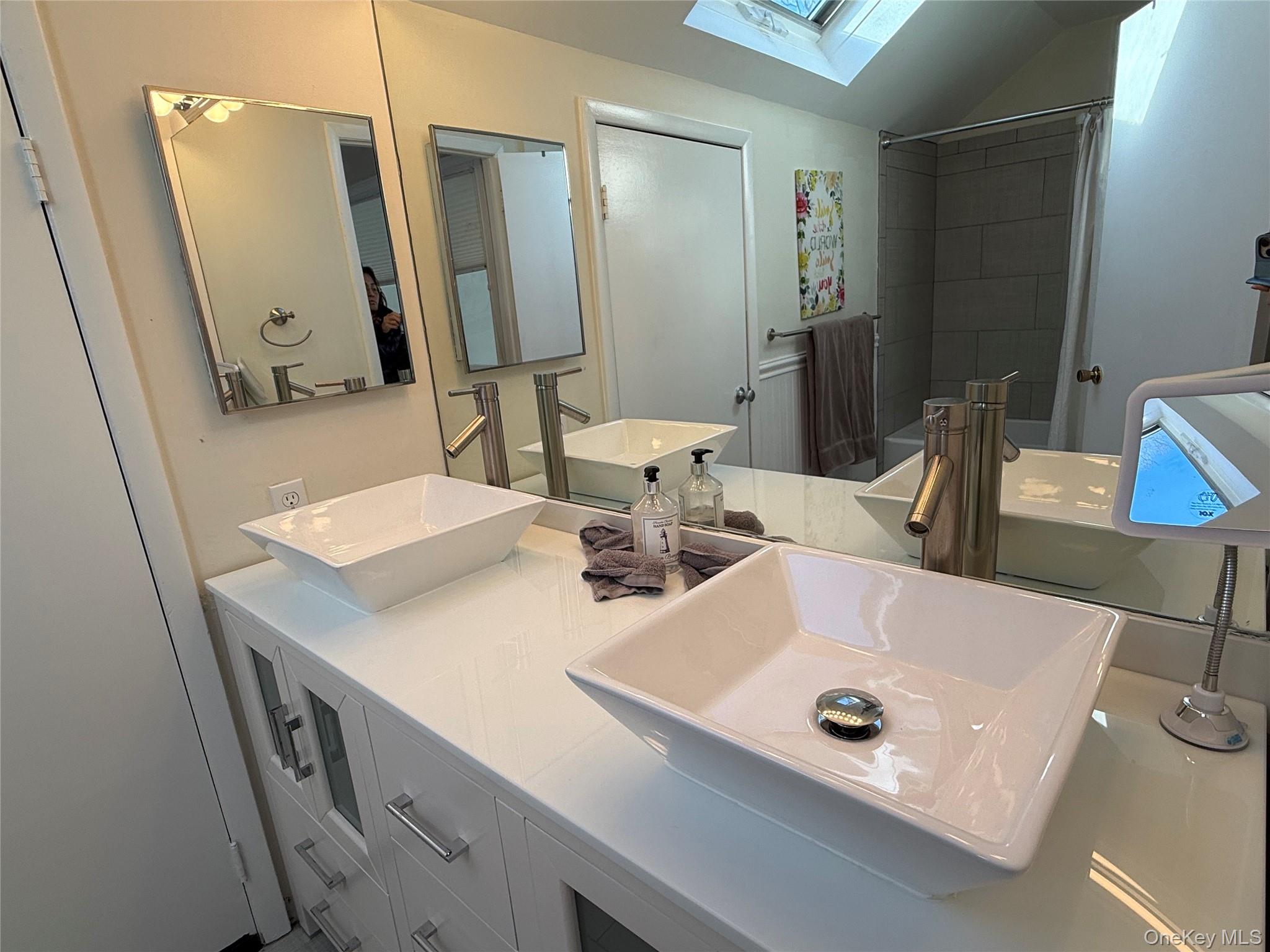 98 Squiretown Road, Hampton Bays, NY 11946