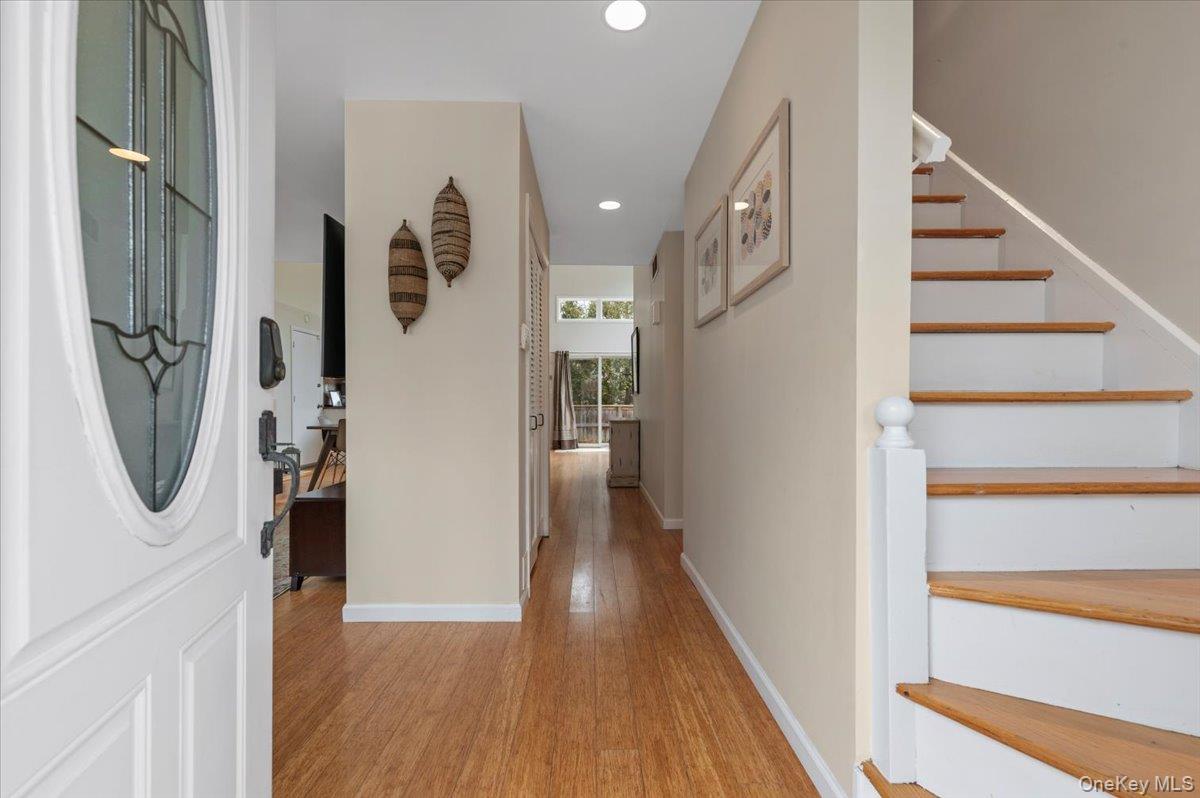 98 Squiretown Road, Hampton Bays, NY 11946