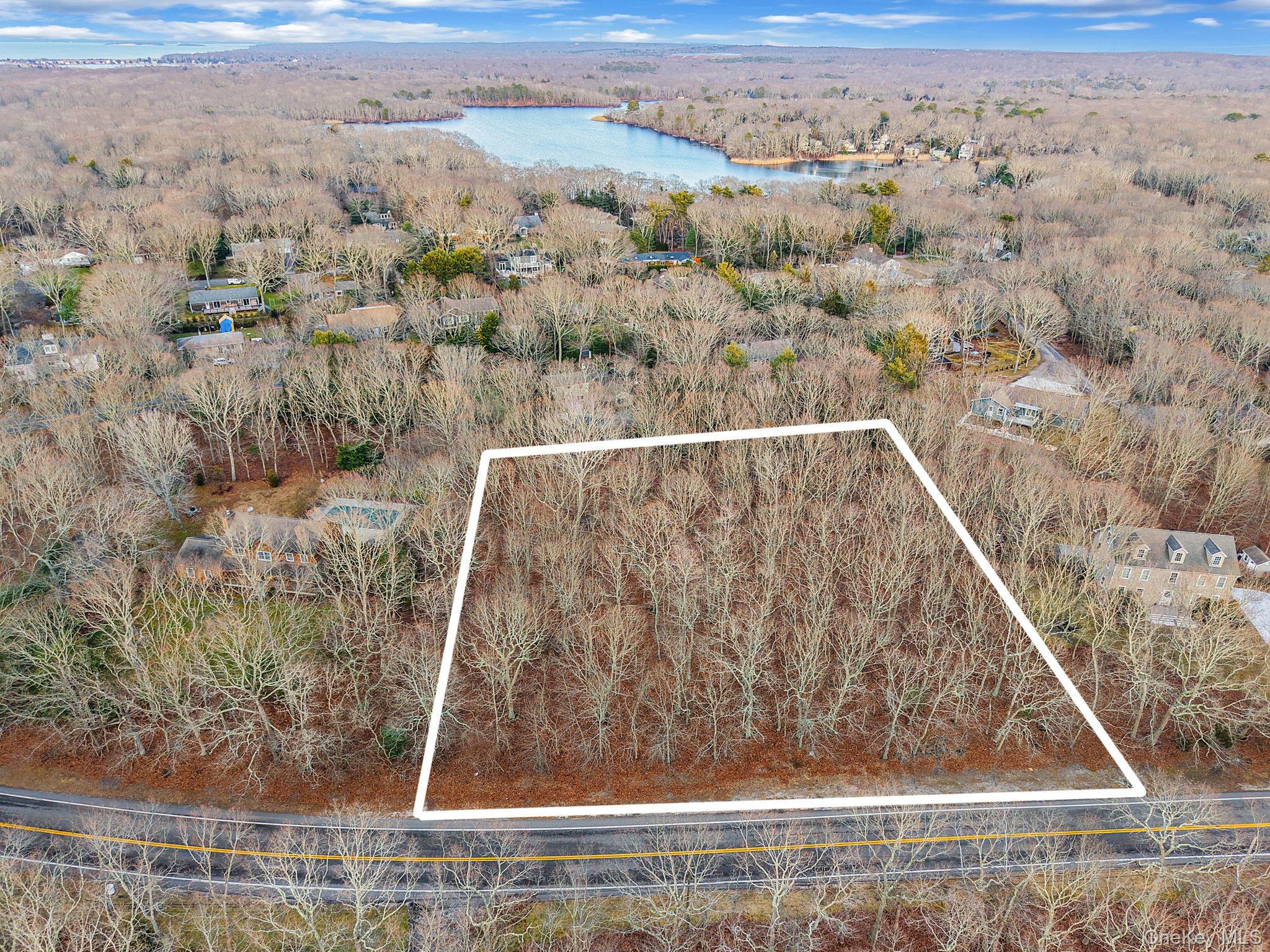 660 N Magee Street, Southampton, NY 11968