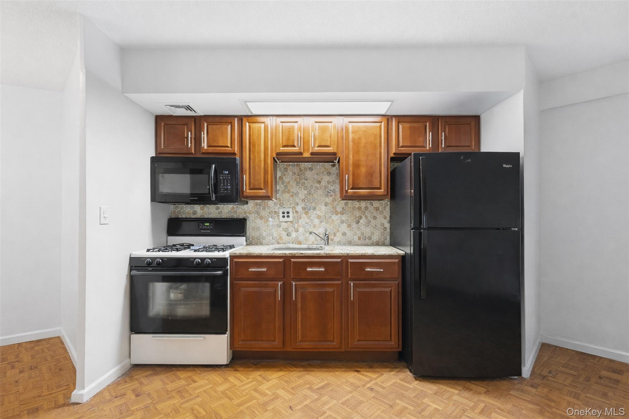 154 Pearsall Dr # 1E, Mount Vernon, NY 10552