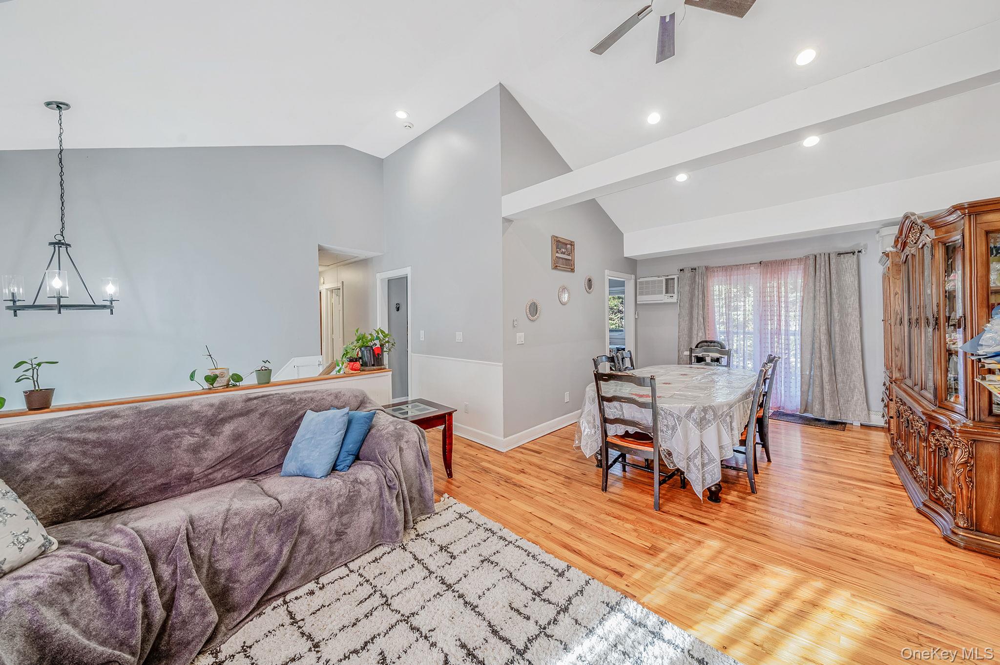 299 Seminole Street, Ronkonkoma, NY 11779