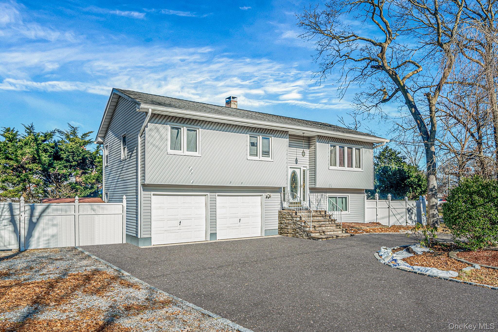 299 Seminole Street, Ronkonkoma, NY 11779