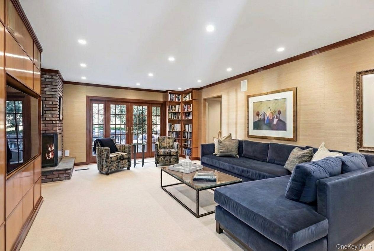 10 Oriole Place, Rye Brook, NY 10573