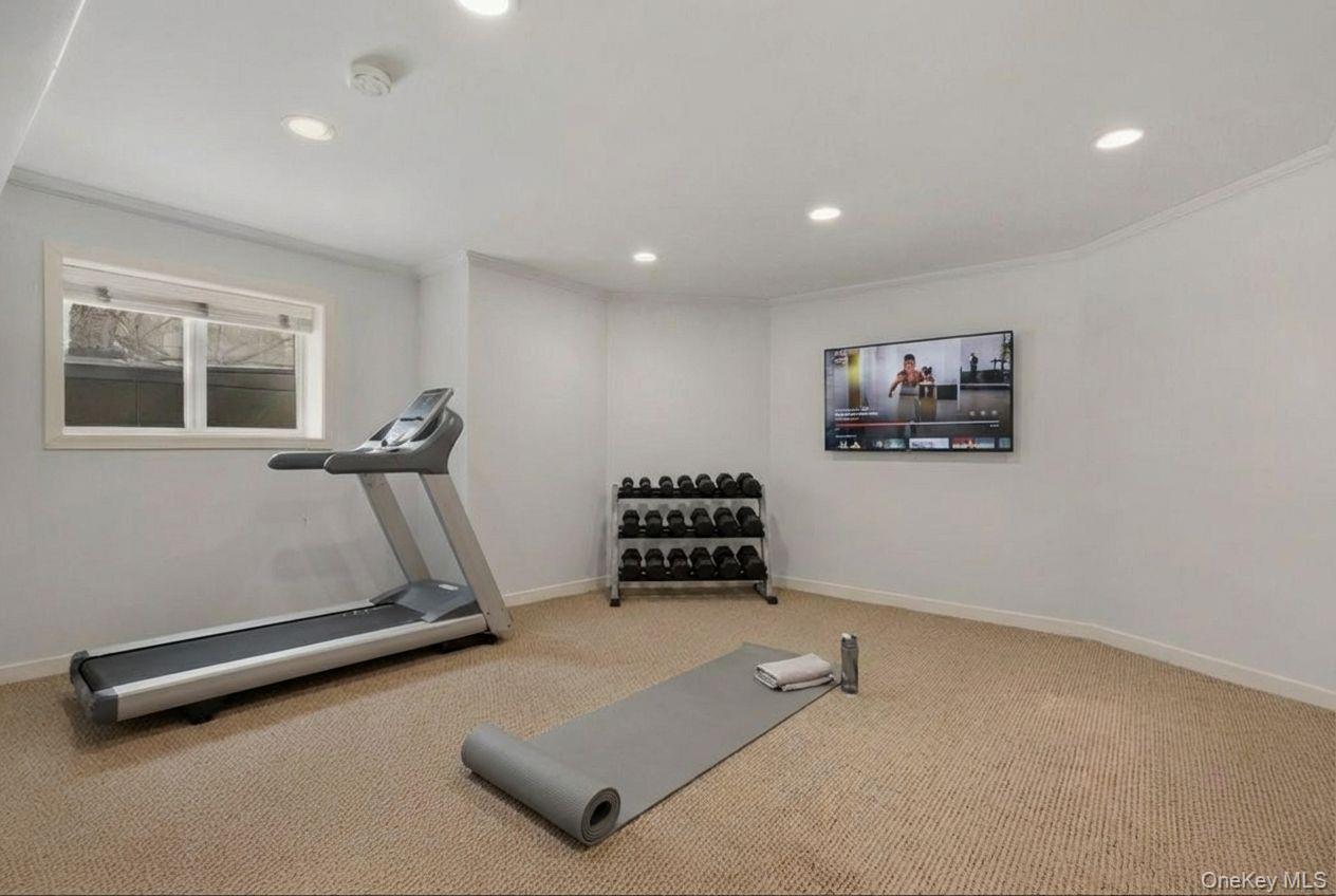 10 Oriole Place, Rye Brook, NY 10573