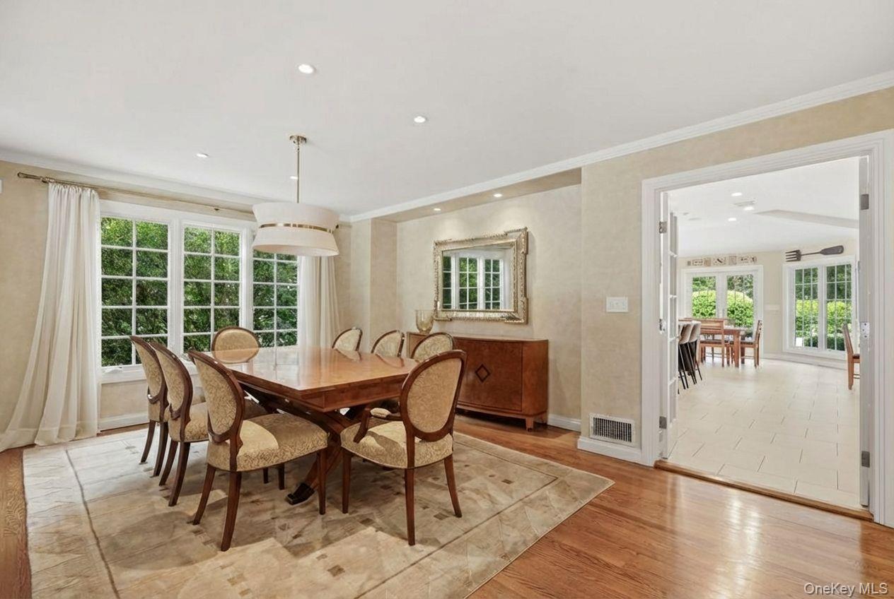 10 Oriole Place, Rye Brook, NY 10573