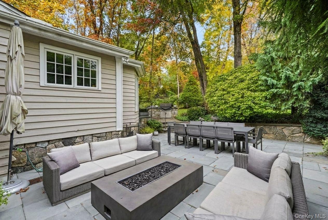 10 Oriole Place, Rye Brook, NY 10573