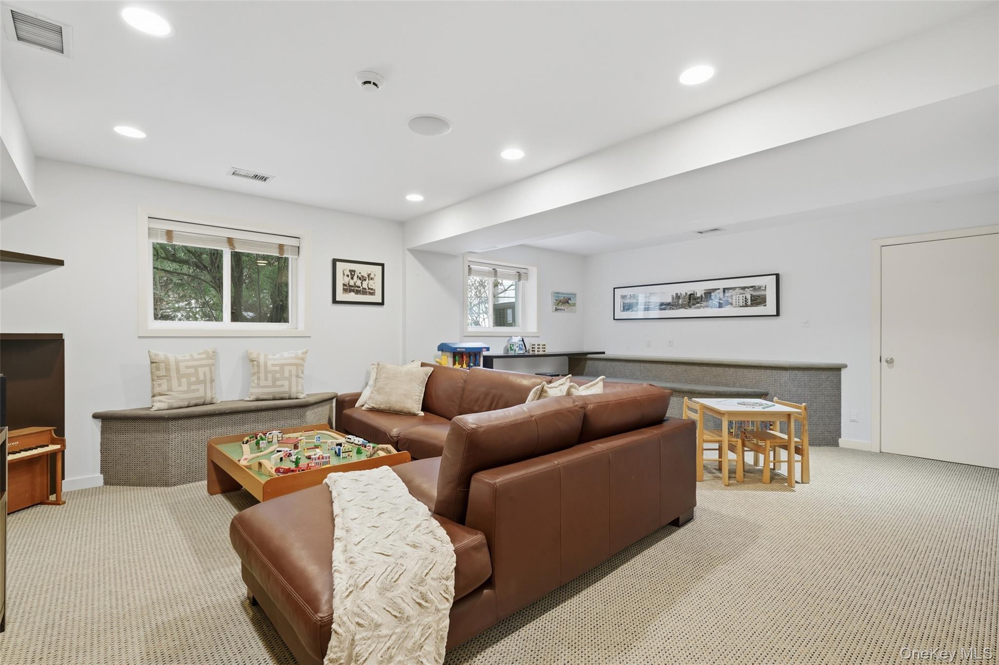 10 Oriole Place, Rye Brook, NY 10573