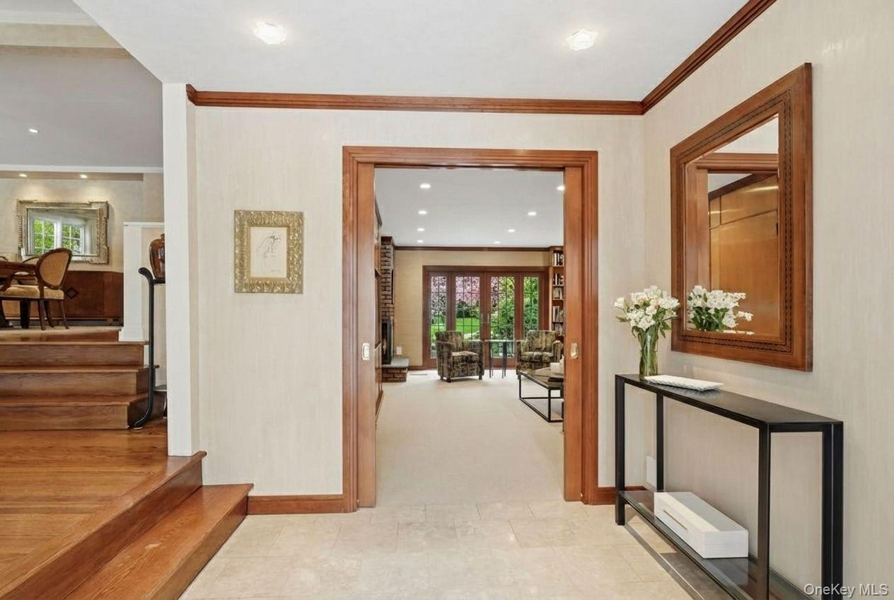 10 Oriole Place, Rye Brook, NY 10573