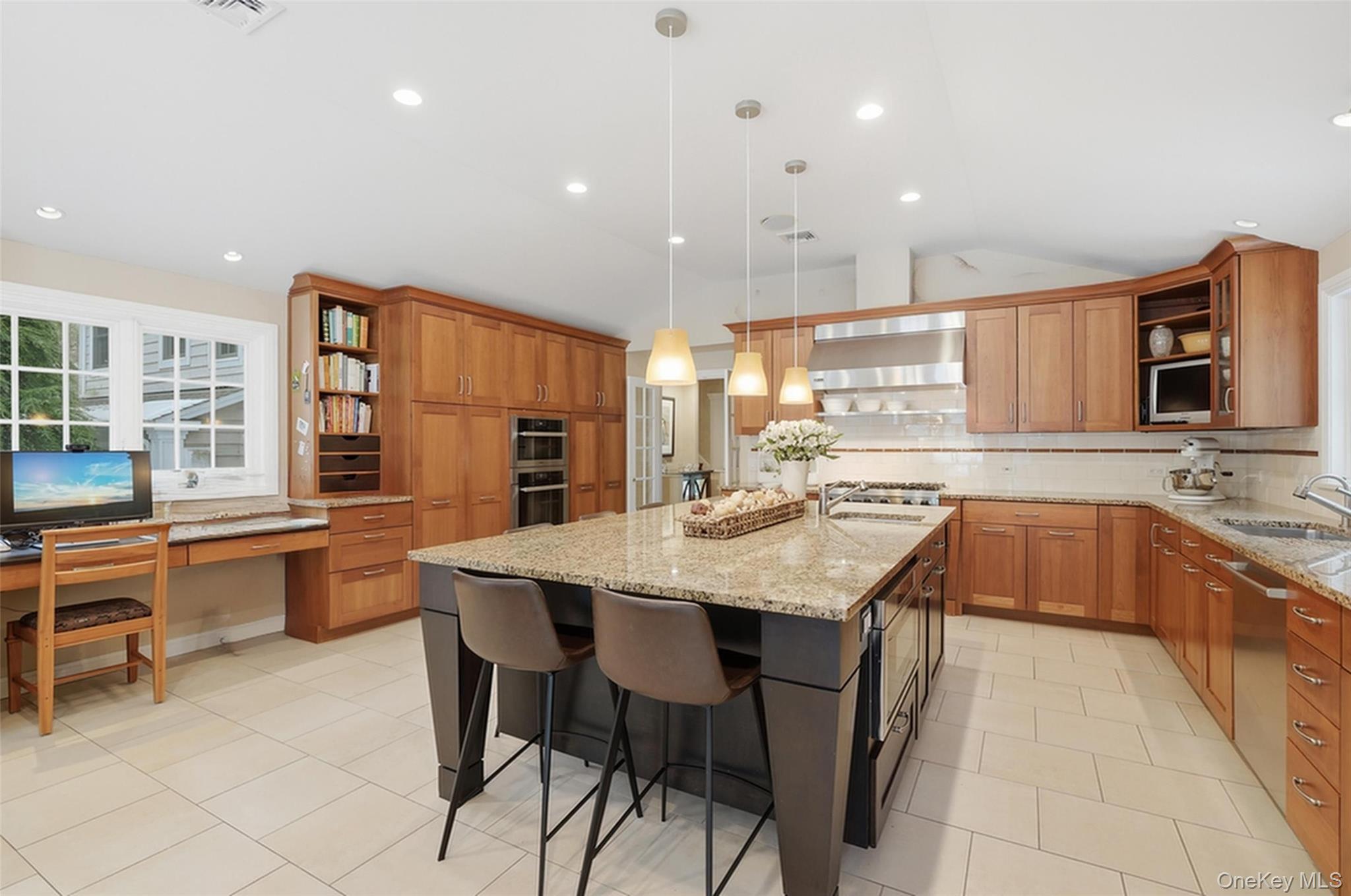 10 Oriole Place, Rye Brook, NY 10573