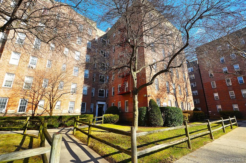 796 Bronx River Road # B67, Bronxville, NY 10708