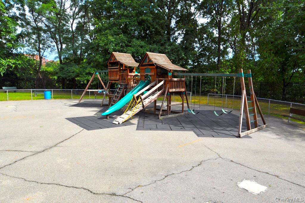 796 Bronx River Road # B67, Bronxville, NY 10708