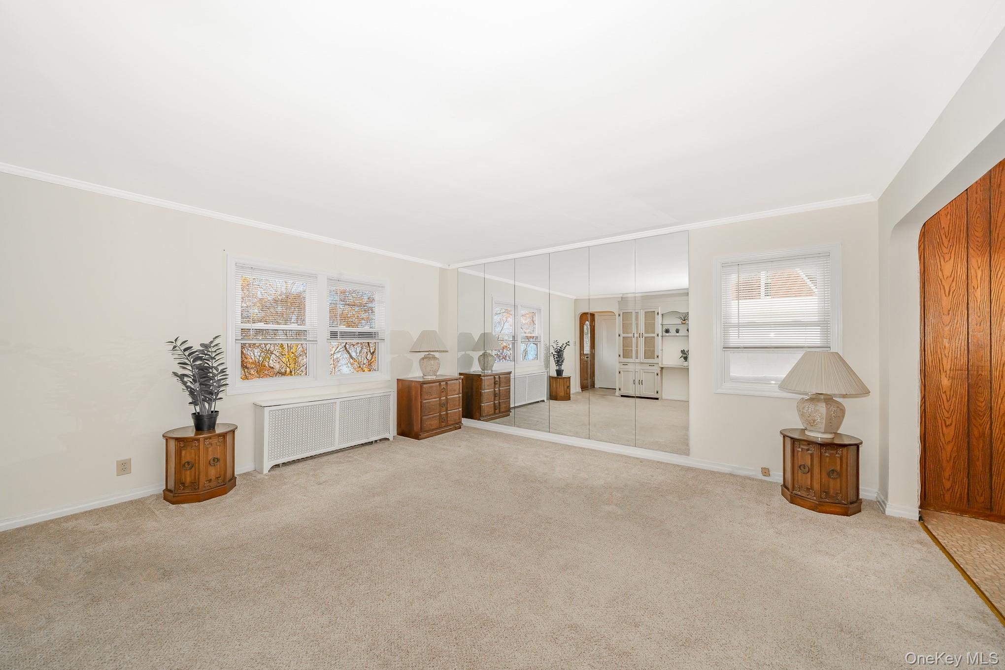 2 Parkview Place, Elmont, NY 11003