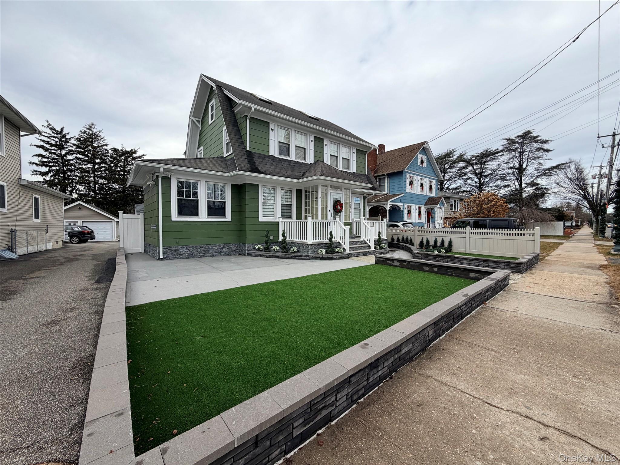 267 N Wellwood Avenue, Lindenhurst, NY 11757