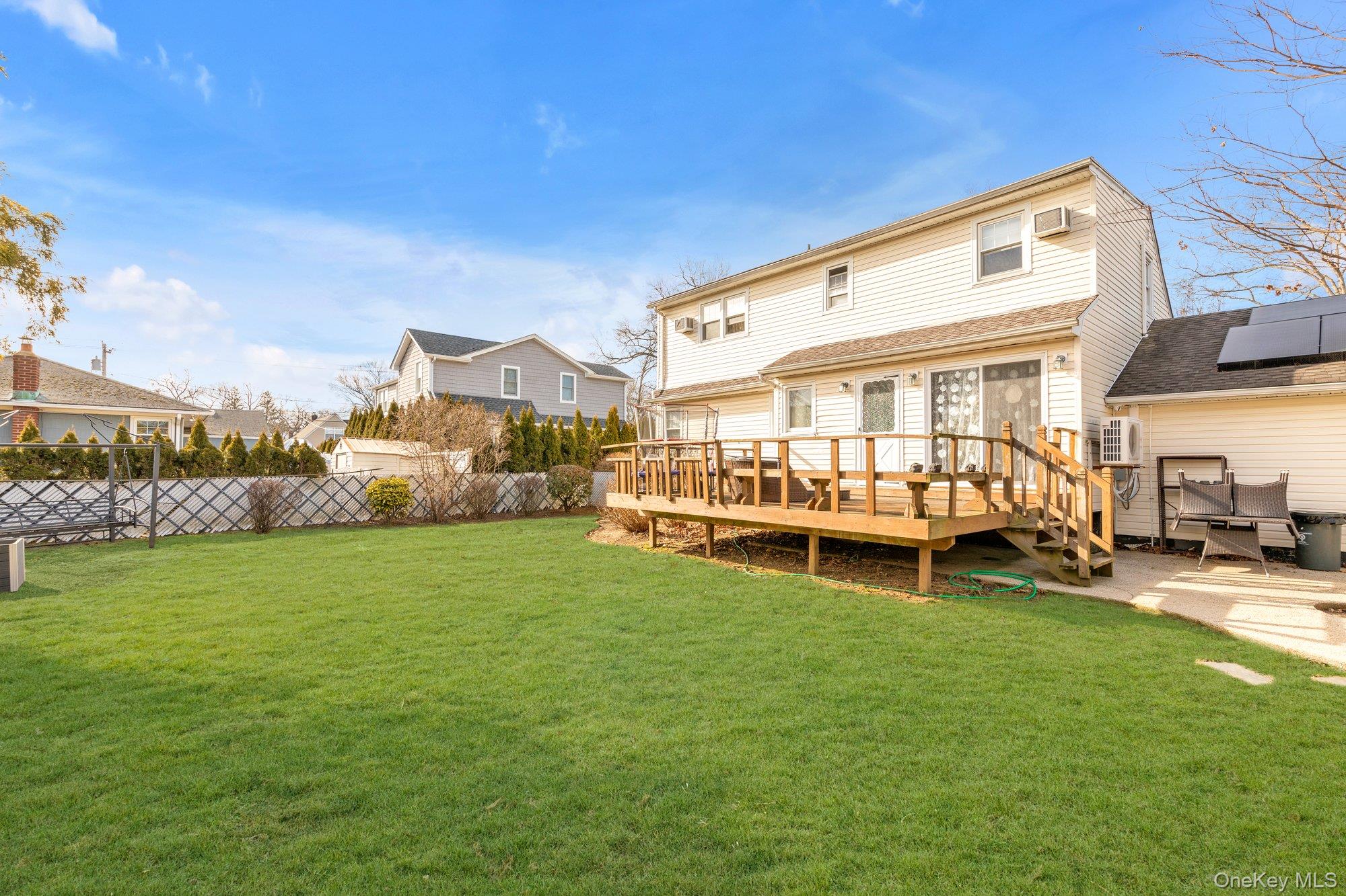 1815 Schermerhorn Street, Merrick, NY 11566