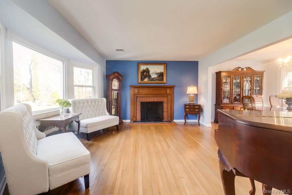 4 Conscience Bay Road, Setauket, NY 11733