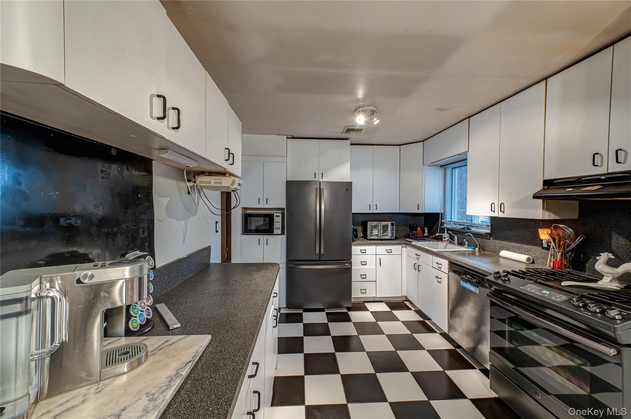 187 Nolin Street, Brentwood, NY 11717