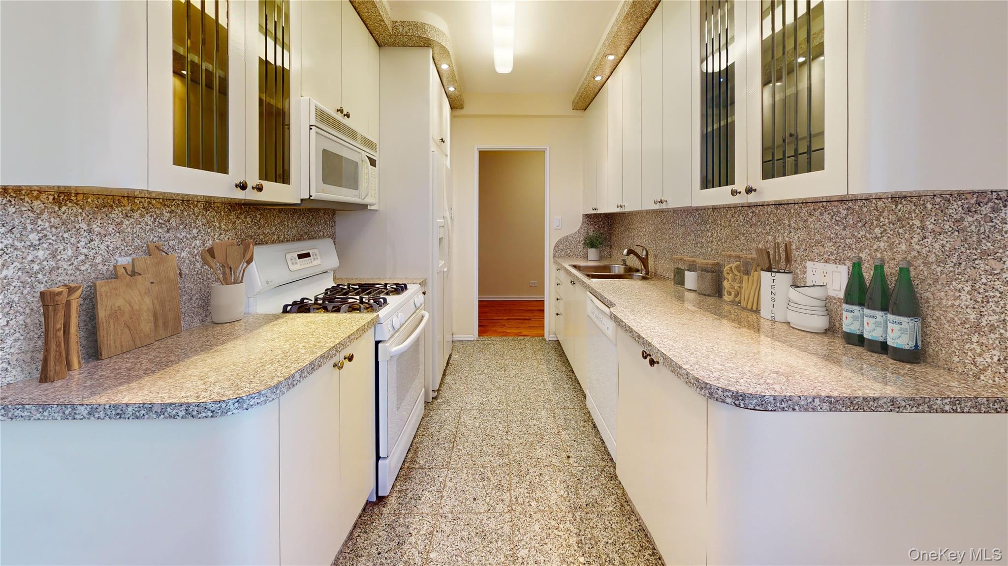 85-04 63rd Drive # 6E, Rego Park, NY 11374