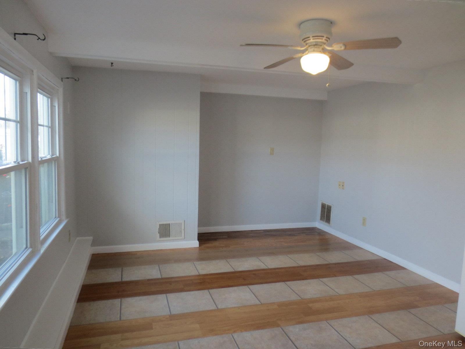 160 E 3rd Street, Deer Park, NY 11729