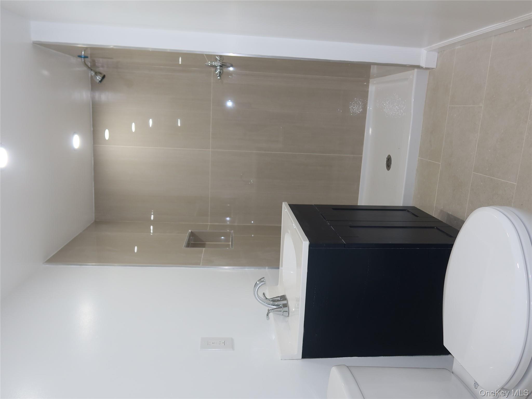 528 Canary Place, North Babylon, NY 11703