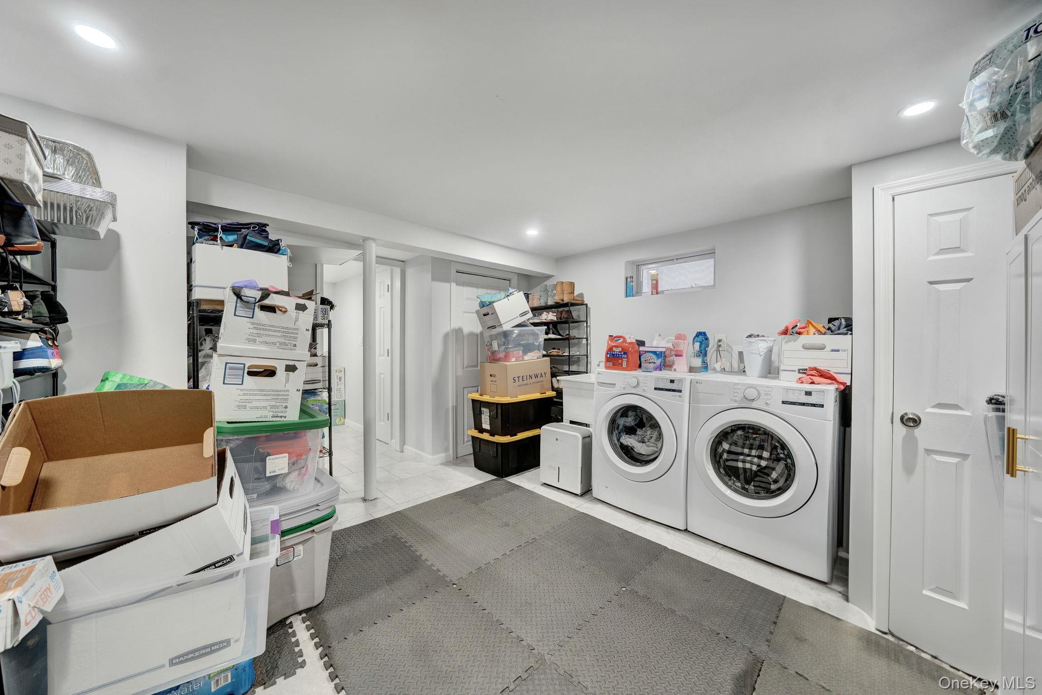 37 9th Street, Hicksville, NY 11801